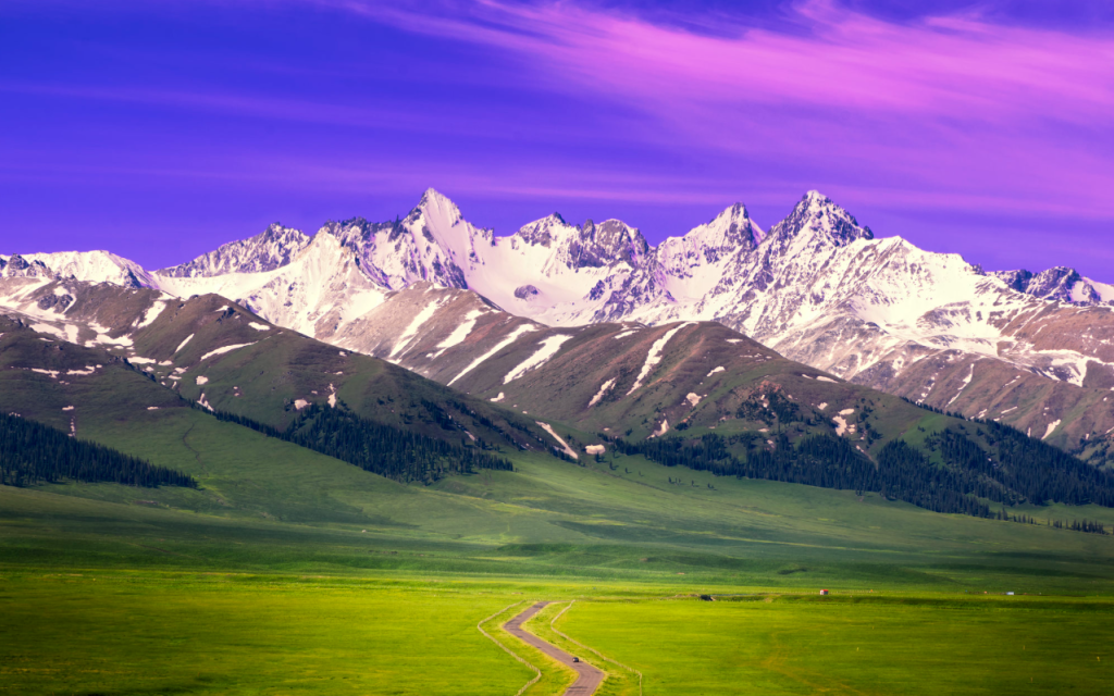 Northern Xinjiang Ring Road 7 days 6 nights 那拉提草原 2 1024x640